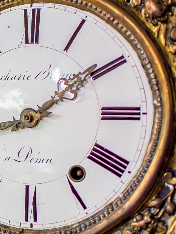 Emaille Zifferblatt einer Großuhr
